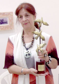Надя Попова с Националната литературна награда „Георги Джагаров”