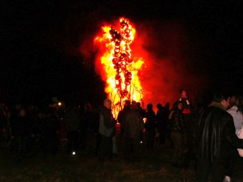 Традиционен празник "Пали кош" в Приселци