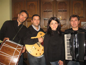 Българският акордеонист Петър Ралчев представя "На живо от България"