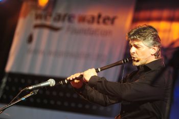 Теодосий Спасов отново свири "Ние сме вода" за Световния ден на водата