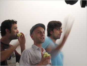 Премиера на "Да изядеш ябълката" - театрална ситуация в контакт