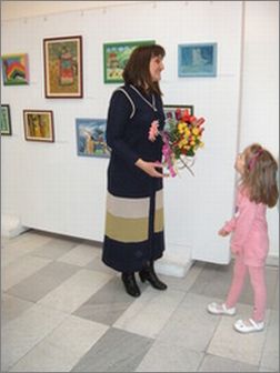 Боряна Стефанова подреди живописни послания в Русенска художествена галерия
