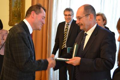 Двама българи с награда „Златен кръст за заслуги“ от унгарския президент