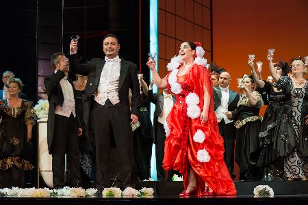 Вечната "Травиата" от Верди в един оригинален и нетрадиционен спектакъл на Бургаската опера