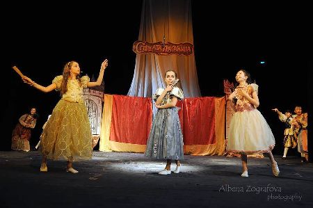 Мюзикълът „Трите феи и спящата красавица” на сцената на Младежки театър „Николай Бинев“ 