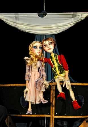 Столичен куклен театър открива Куклен театрален салон 2016 с карнавал и гигантски марионетки 