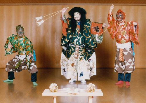 Театър с маски и музика ни среща с японските фолклорни традиции 