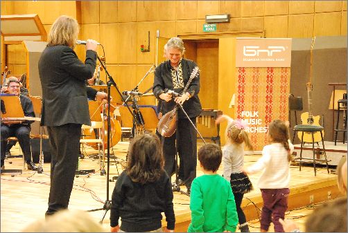 Виртуозите от Оркестъра за народна музика на БНР ще разкрият красотата на фолклора пред деца и ученици на 20 януари