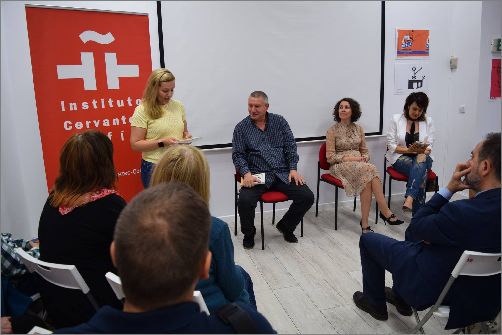 Институт Сервантес представи "Тя, островът" на Ирина Папанчева
