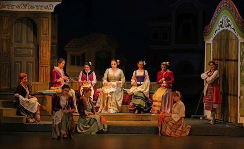 Възрожденски колорит и стилизиран фолклор в новата постановка на „Българи от старо време” в Музикалния театър
