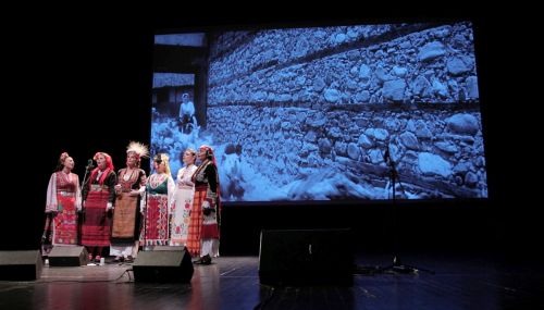 Нина Николина и „Магическите гласове на България“ с мултимедиен концерт-спектакъл в Театър “Азарян“ 