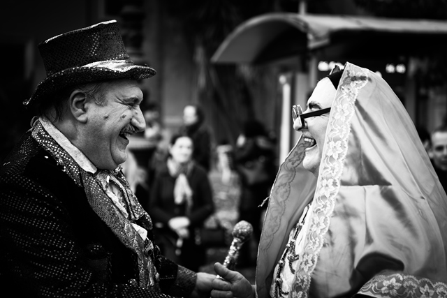 "Две лица. Карнавалните традиции на остров Сардиния" - изложба на Андреа Салваи