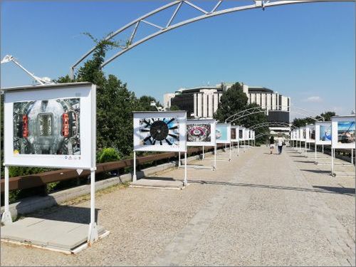 Впечатляващи фотографии от световен научен проект - на Моста на влюбените в София