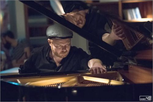 Екстремният пианист Кай Шумахер идва във Варна за съвместен концерт с виртуозните саксофонисти от квартет „Сигнум”: 1