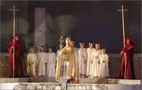Старозагорската опера открива своя нов оперен сезон на 29 и 30 октомври със суперпродукцията на операта "Атила": 2