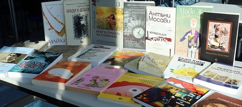 Нов български университет с подкрепа за „Дари книга, подари любов“