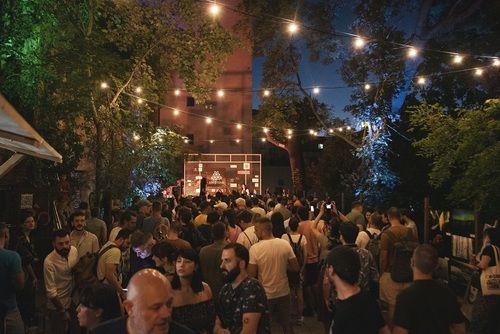 Фестивалът „100 Стола - Будапеща №1“ покани софиянци в нова градинка: 1