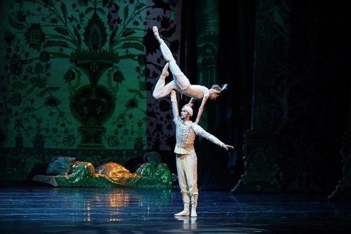 Премиер солистите на Софийската опера покориха Мариинския театър с балета „Хиляда и една нощ“: 2