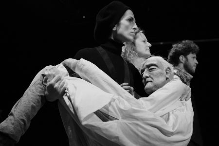 Премиера на „37 клечки кибрит“ – пиеса на Здрава Каменова и Гергана Димитрова, в главната роля – Снежина Петрова: 3