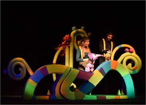 "Приключениe с маймунка" на сцената на Театър ВЕСЕЛ в читалище „Искра“ - Велико Търново