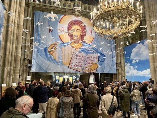 Инсталацията "Кръстопът: Цената на избора" е първото българско участие на "Дългата нощ на църквите" във Виена