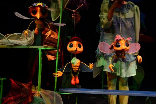 Театър ВЕСЕЛ очаква „Мързеливата пчеличка“ на сцената на „Лято, кукли и приятели“
