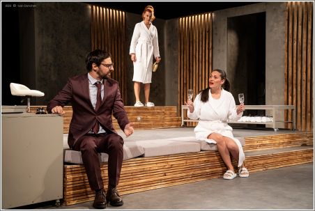 Младежки театър „Николай Бинев“ с премиера на австрийската комедия „Малки негодници“ –  за първи път на българска сцена!: 5
