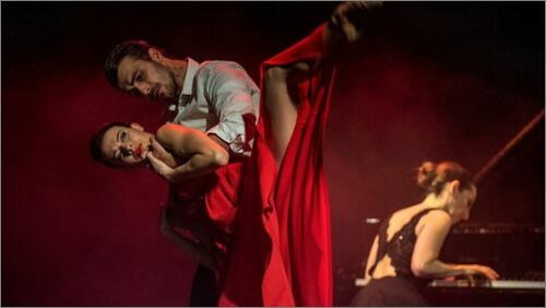 Грандиозен успех за танцово-поетичния концерт „Там, където не сме“ пред омагьосаната публика в Пловдив