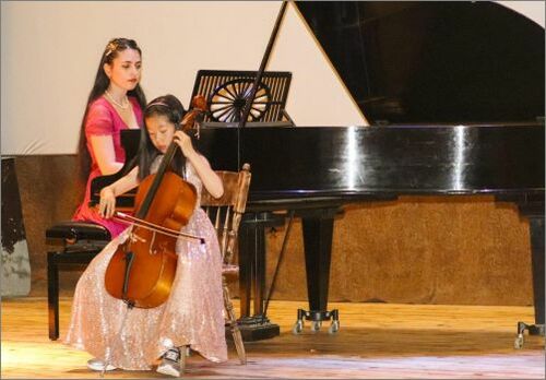 С концерт - музика и танци, деца помагат на връстници в неравностойно положение