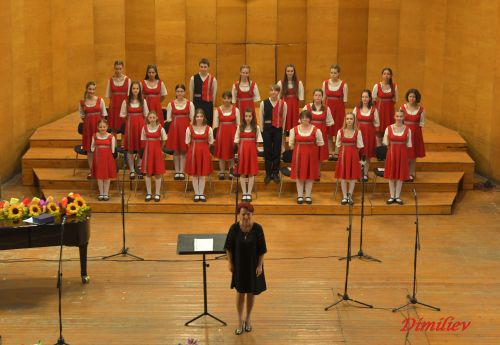 Детски хор „Дунавски вълни“ с Гран при от Международен конкурс в Румъния