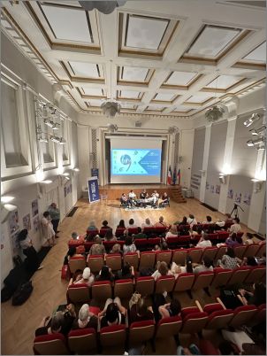 Първият носител на Наградата за литературен превод „Виктор Пасков" е Денис Коробко: 2