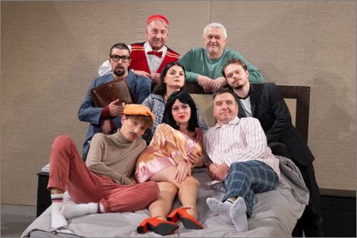Драматичен театър – Търговище представя комедията „Обслужване по стаите“
