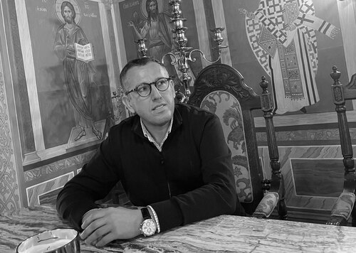 „Когато думите губят смисъла си, хората губят свободата си“ (Конфуций)