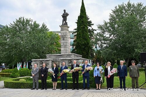 Всенародно поклонение в Сливен пред делото и подвига на Христо Ботев и националните ни герои