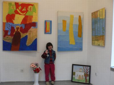 Изложба на деветгодишната Ивон в Перник