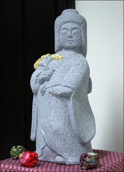 Изложба на каменни скулптури от Япония и България