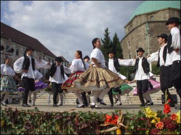 Унгарска феерия - унгарски народни танци с музикален съпровод на живо